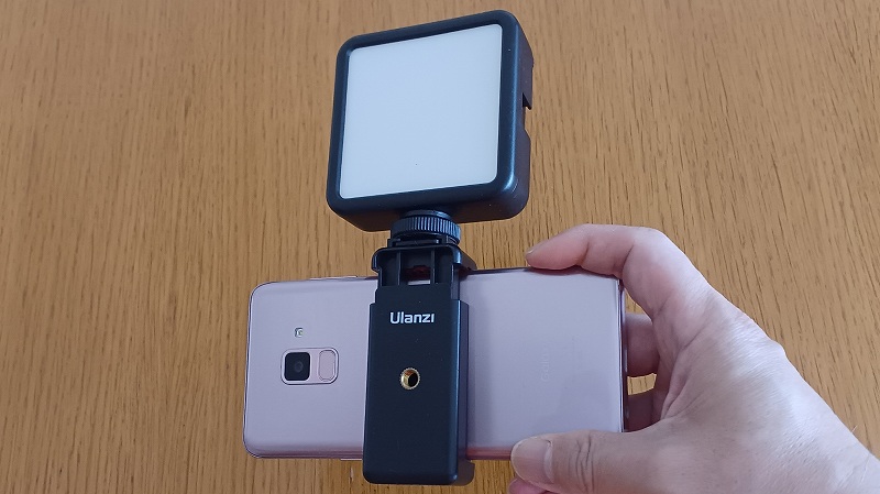 VIJIMライトとUlanziスマホホルダー